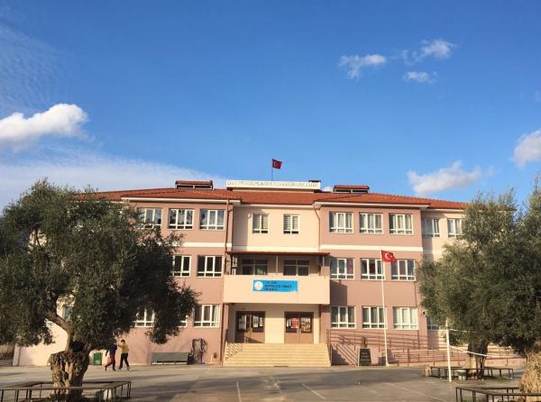 Mustafa Ayşe Yanbastı Ortaokulu Fotoğrafı